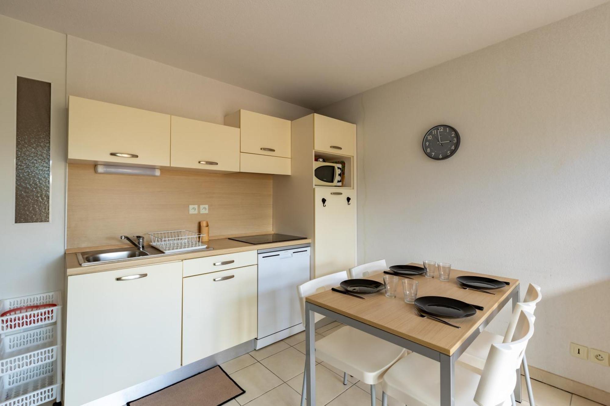 Le Clos D'azille - Appt Pour 6 Personnes Apartment